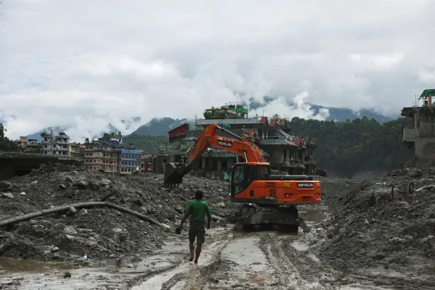 Nepal'i vuran felaketin arkasında ne var? Uzmanlar 3 riske dikkat çekti