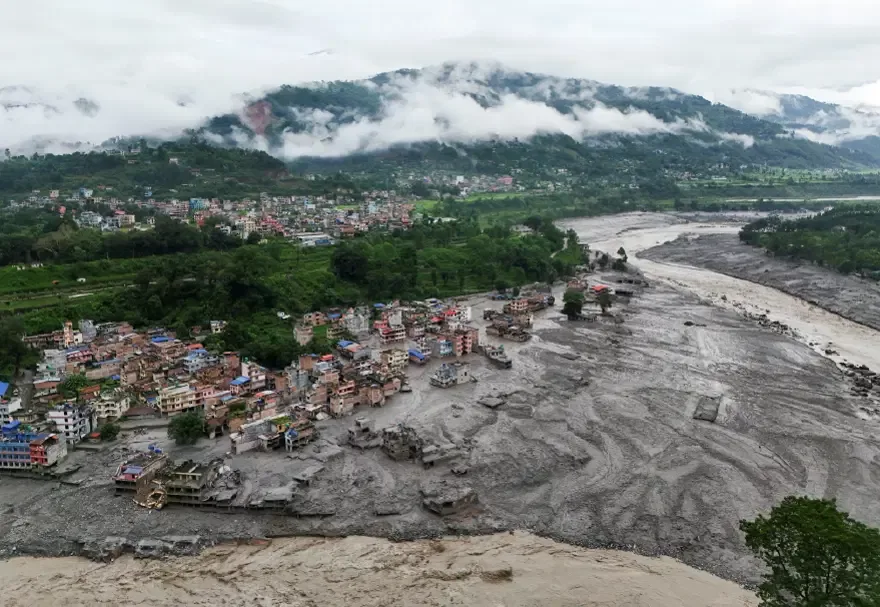 Önce deprem sanıldı, ardından sular geldi. Nepal'deki felaketin gerçek nedeni ne?
