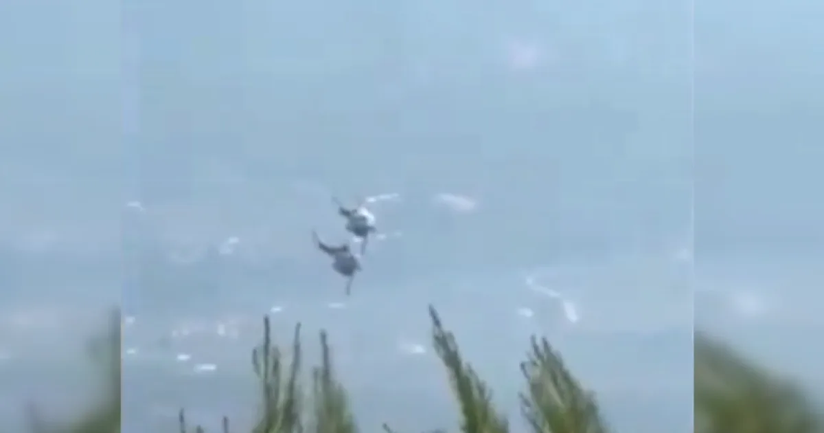 Yunanistan'da iki yangın söndürme helikopteri havada çarpıştı