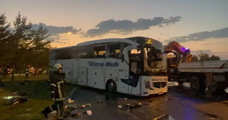 Kayseri'de faciadan dönüldü! Yolcu otobüsü ile akaryakıt tankeri çarpıştı: 2’si ağır 35 yaralı