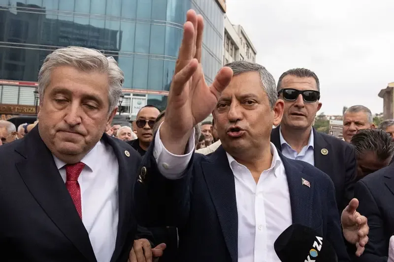 Özgür Özel: Mahalle meclislerinin esas olduğu yeni bir örgütlenme modeli kuruyoruz