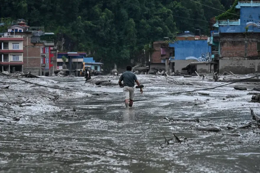 Önce deprem sanıldı, ardından sular geldi. Nepal'deki felaketin gerçek nedeni ne?