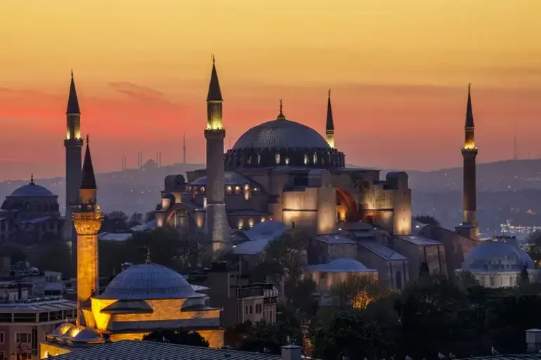 BUGÜN AKŞAM EZANI SAAT KAÇTA? 24 Ağustos 2026 Mevlid Kandili Orucu Akşam Ezanı Saati Ne? Diyanete Göre İl İ...