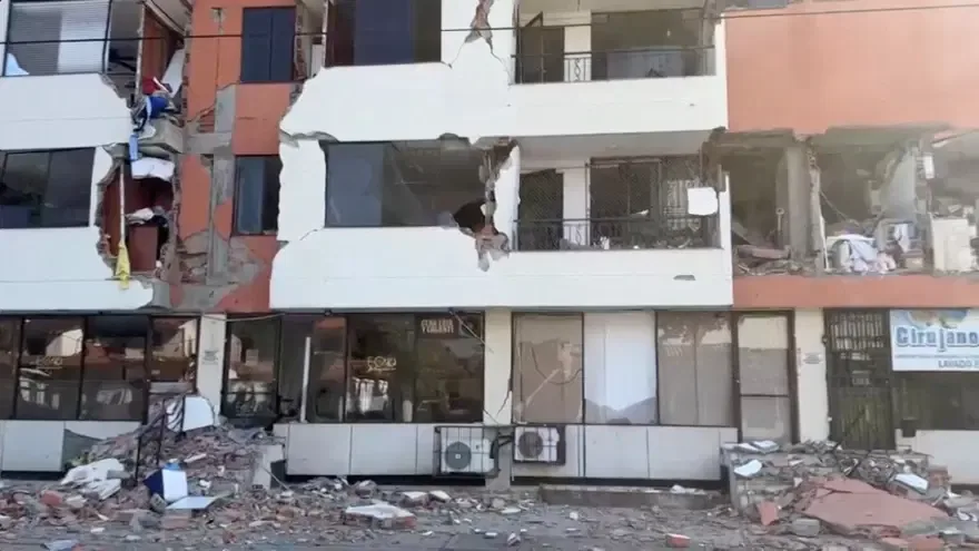 Kolombiya'yı 7.4'lük deprem vurdu