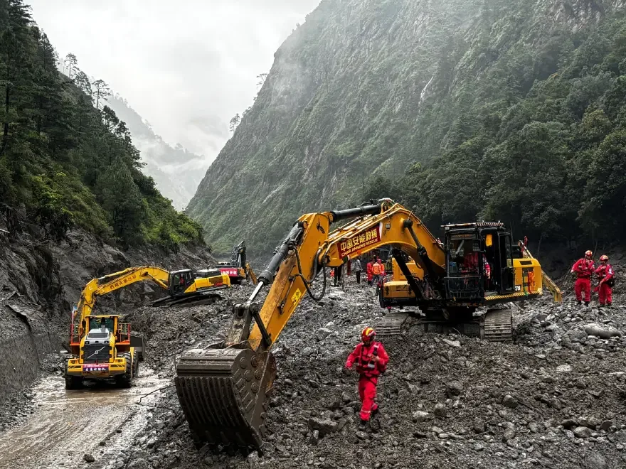 Nepal'de zamana karşı yarış. "93 bin kişi etkilenmiş olabilir"