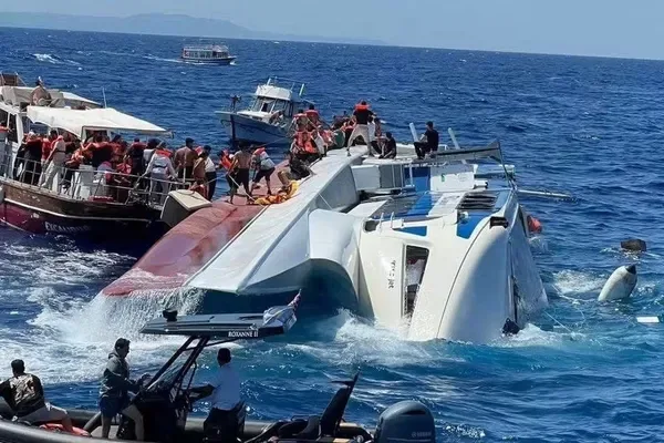 26 yıllık katamaranın sabıkalı geçmişi...Tamir için inceleme yapan mühendis SABAH’a konuştu