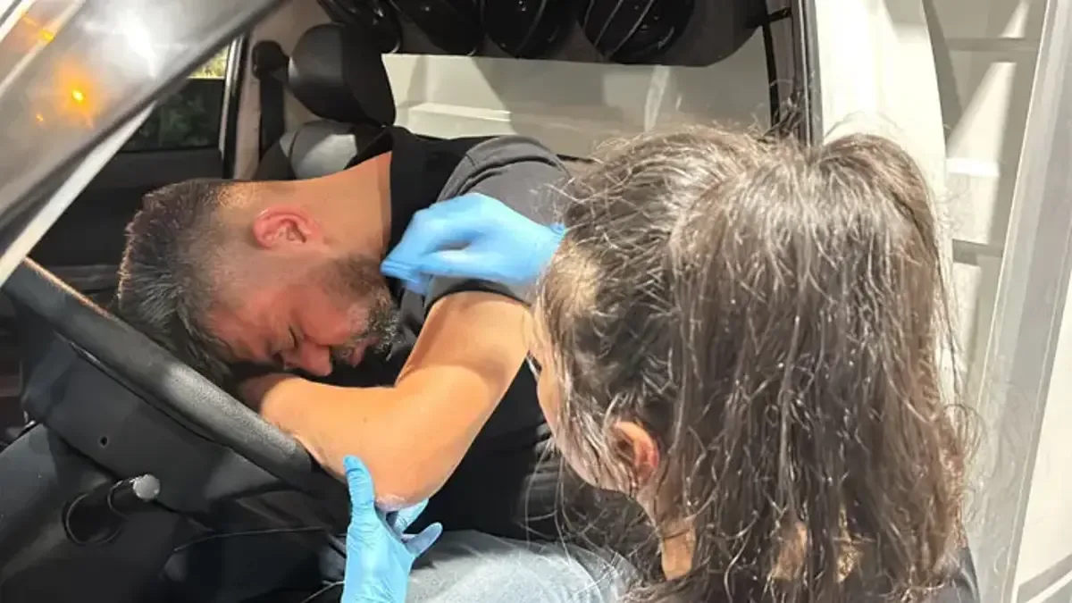 Direksiyonda sızdı, hesap ambulansa geldi! 11 kat alkollü sürücünün ilginç gecesi