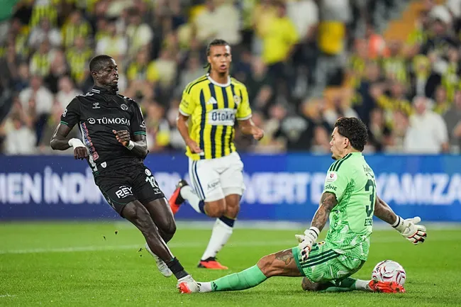 Fenerbahçe, Konyaspor'u 4-2 ile geçti