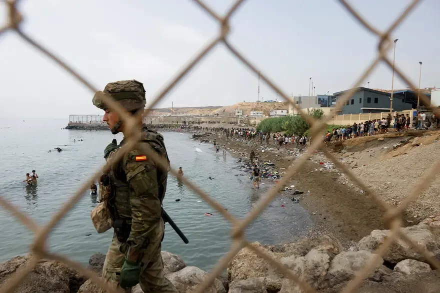 Ceuta'ya 24 saatte 60 bin göçmen geçti, 57 kişi hayatını kaybetti