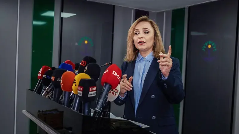 Özel'den çerçeve yasa yorumu: Özensiz, kötü hazırlanmış bir teklif
