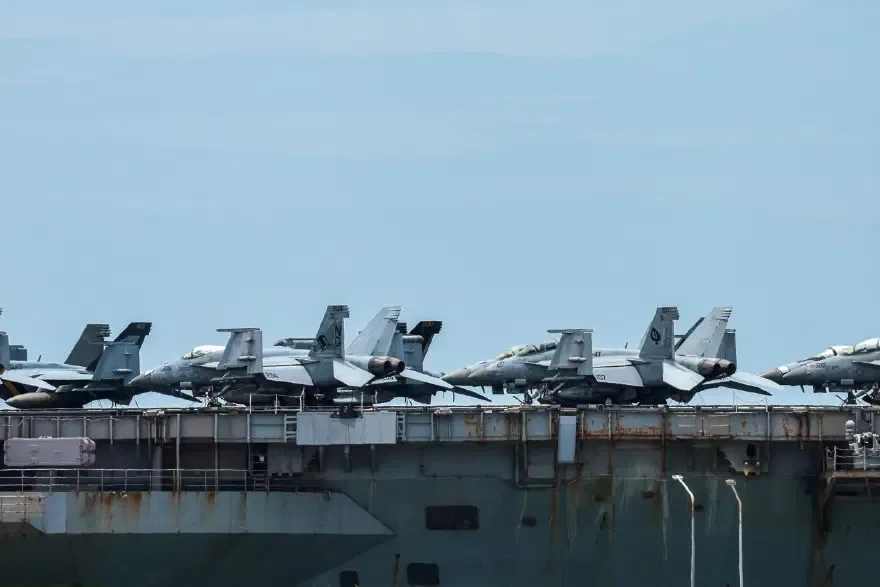 Aylarca denizden çıkmadı. USS Abraham Lincoln'ın son hali şaşırttı