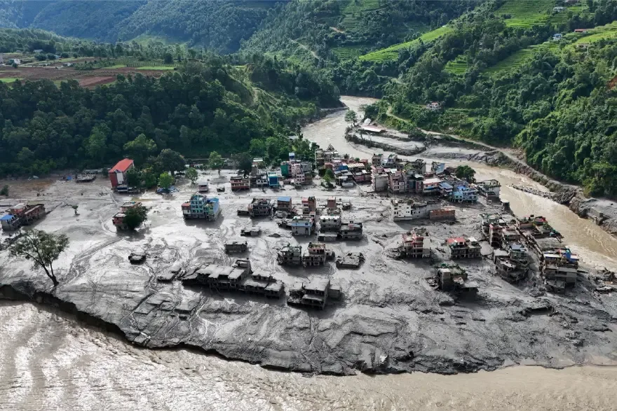 Önce deprem sanıldı, ardından sular geldi. Nepal'deki felaketin gerçek nedeni ne?