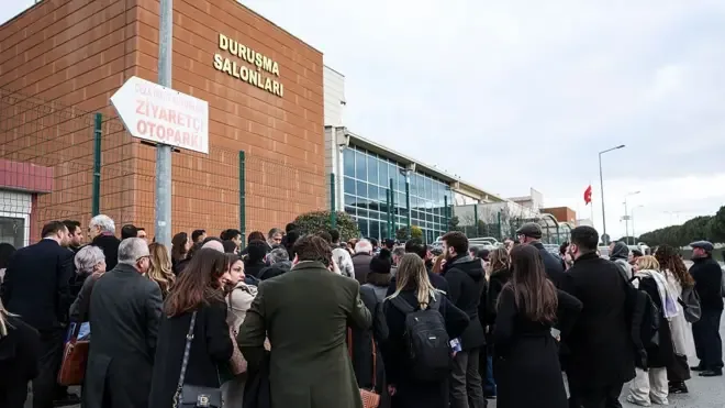 İBB'ye yeni operasyon: Satın Alma Dairesi Başkanı ve Kent Lokantaları sorumlusu gözaltında