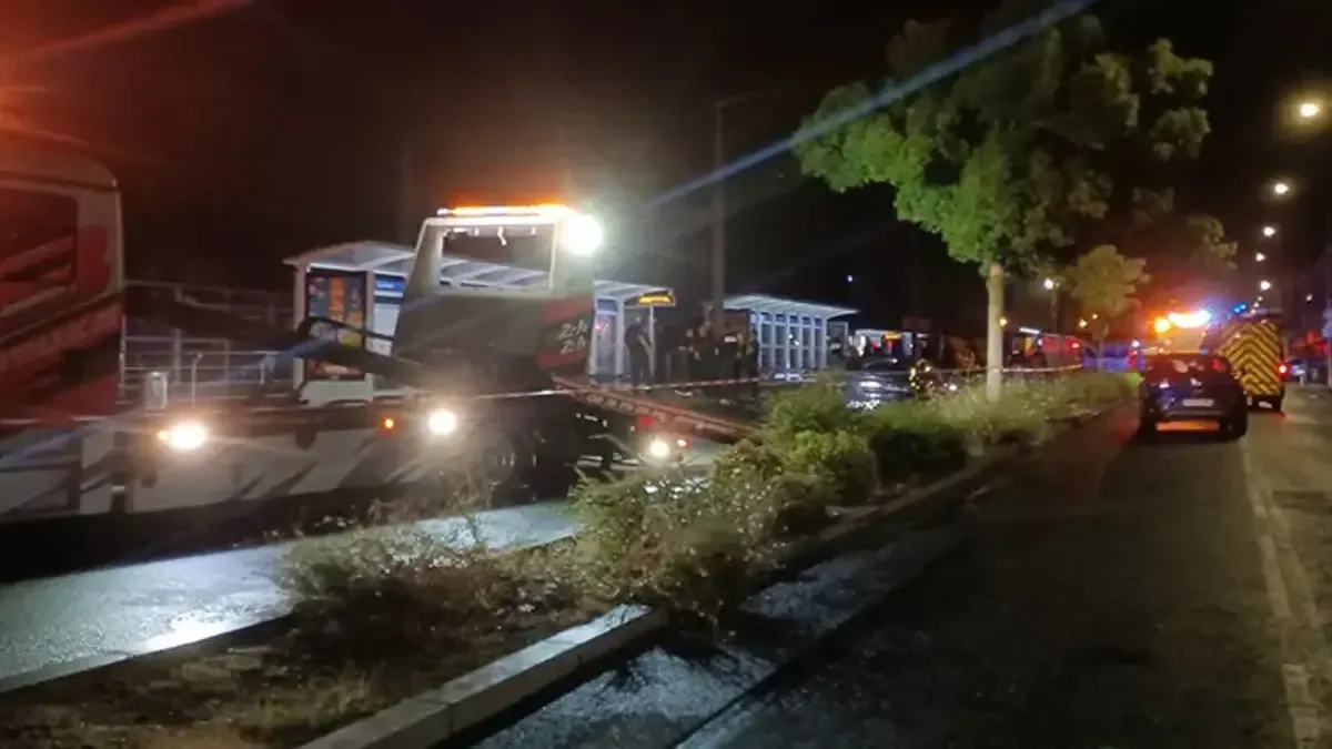Fransa'da bir araç kalabalığın arasına daldı! Can kaybı ve yaralılar var