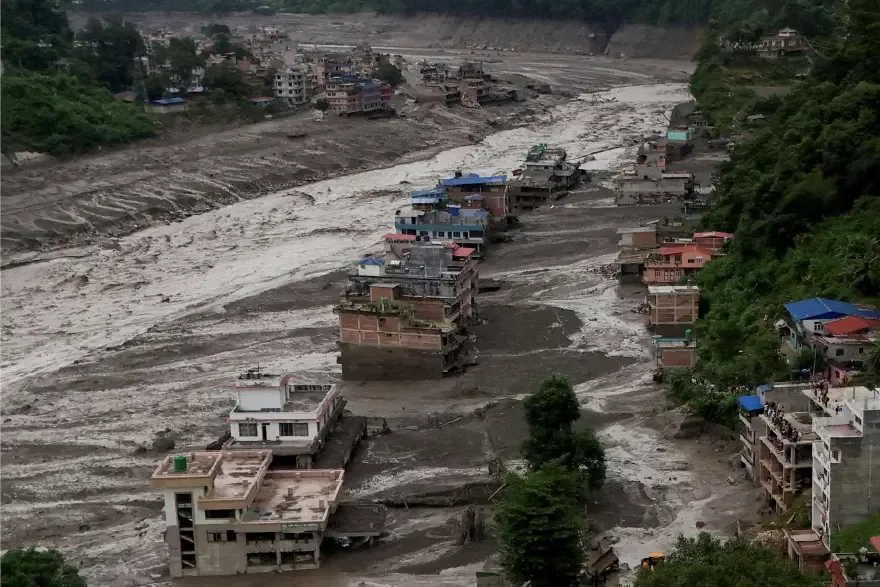 Önce deprem sanıldı, ardından sular geldi. Nepal'deki felaketin gerçek nedeni ne?
