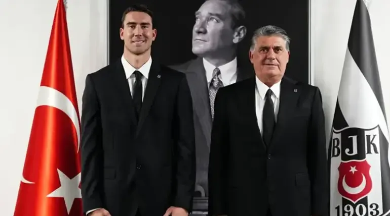 Dusan Vlahovic, imza töreninde Beşiktaş taraftarıyla buluşuyor