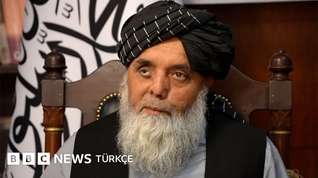 Boşanma, akıllı telefonlar ve kısıtlamalar: BBC, Taliban'ın Afganistan'ı nasıl yönettiğine tanıklık etti