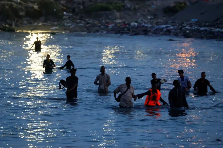 Ceuta'ya 24 saatte 60 bin göçmen geçti, 57 kişi hayatını kaybetti