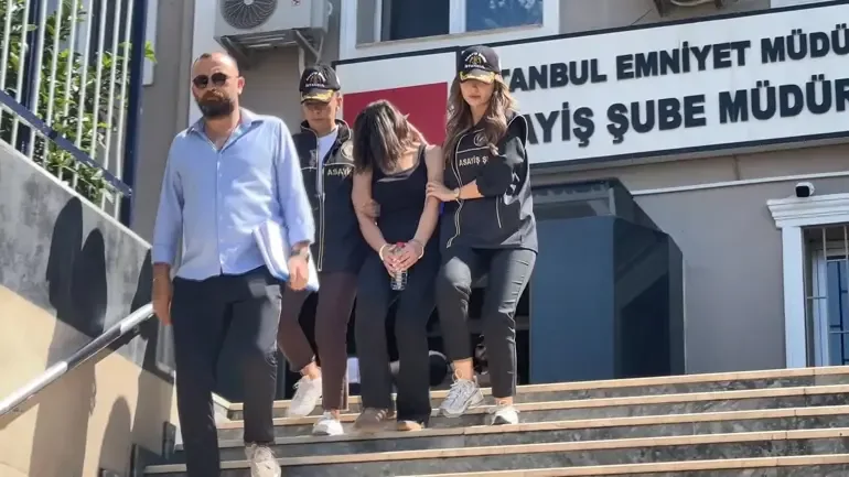 Eski çalışanı kalbinden bıçakladı: Milli antrenörün öldüğü saldırı kamerada