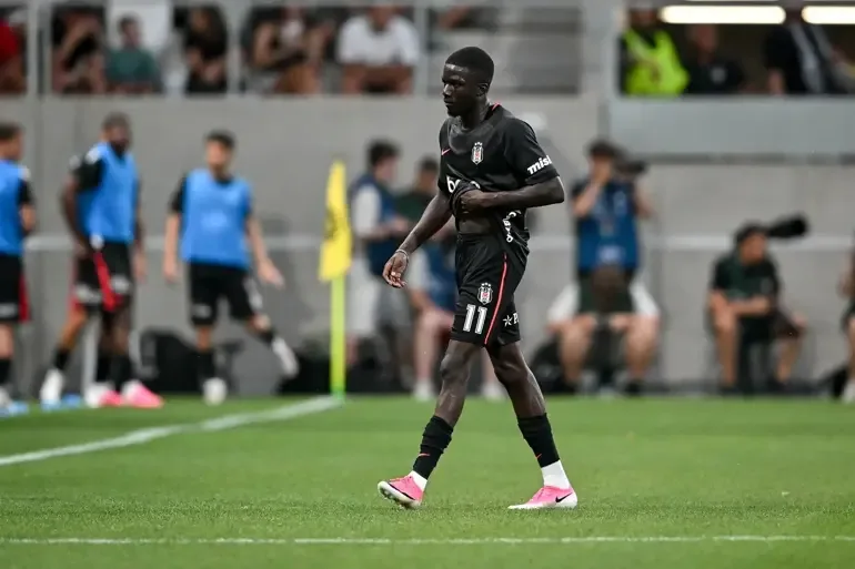 Beşiktaş, geçen seneden çok farklı! Cem Yılmaz, Hradec Kralove maçını değerlendirdi...